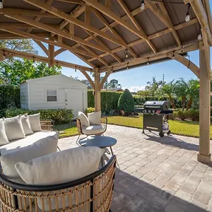 Holiday home Beautiful Oasis Home, Walking Distance To Ray Jay, Tampa